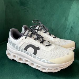 Cloud Tec basically new running shoes